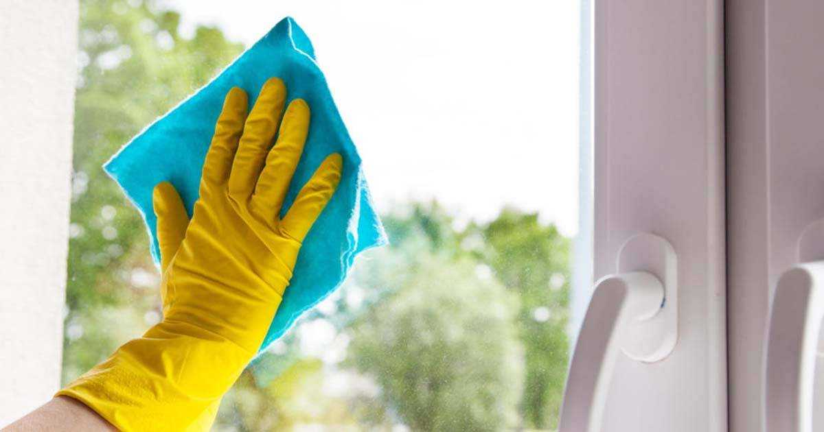 Как вымыть пластиковые окна без разводов: средства и приспособления