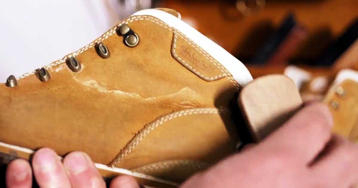 Уход за обувью из нубука: правила и полезные советы