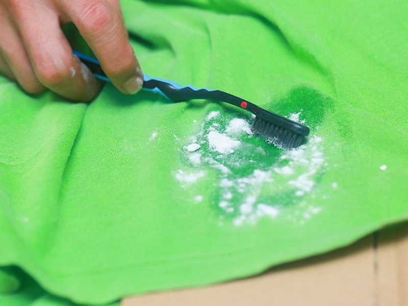 Как отстирать зеленку с одежды: 6 доступных средств для выведения пятна