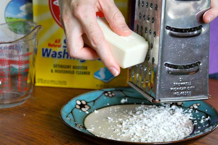 Хозяйственное мыло для стирки в машинке автомат: можно ли использовать?