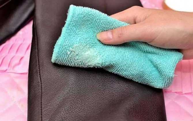 Способы очистить засаленность с воротника кожаной куртки