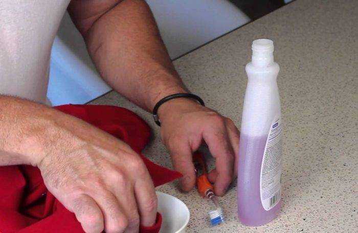 Чем оттереть супер клей: как отмыть руки и следы с пластика