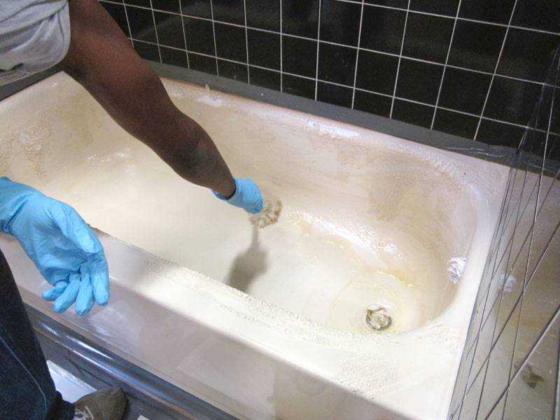 Как отмыть ванну от желтизны: чем почистить налет и желтые пятна
