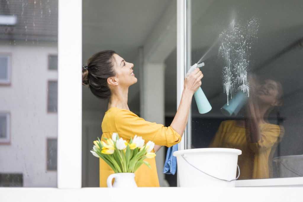 Как помыть окна без разводов в домашних условиях?