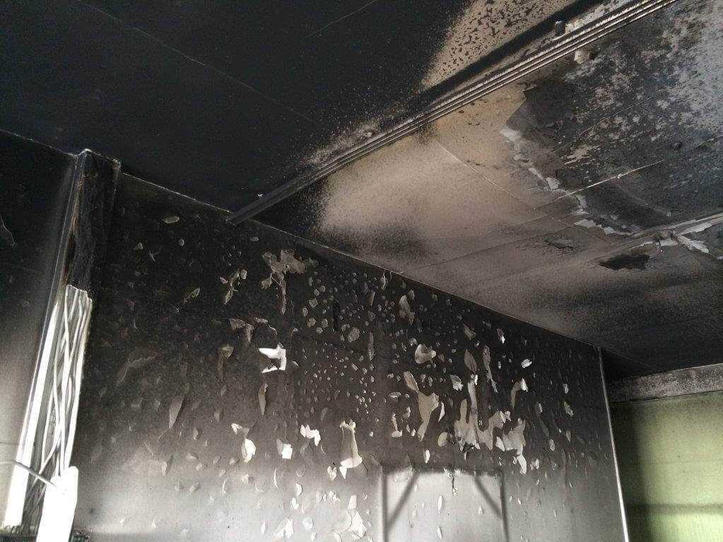 Если случилась беда: как убрать запах гари в квартире после пожара?