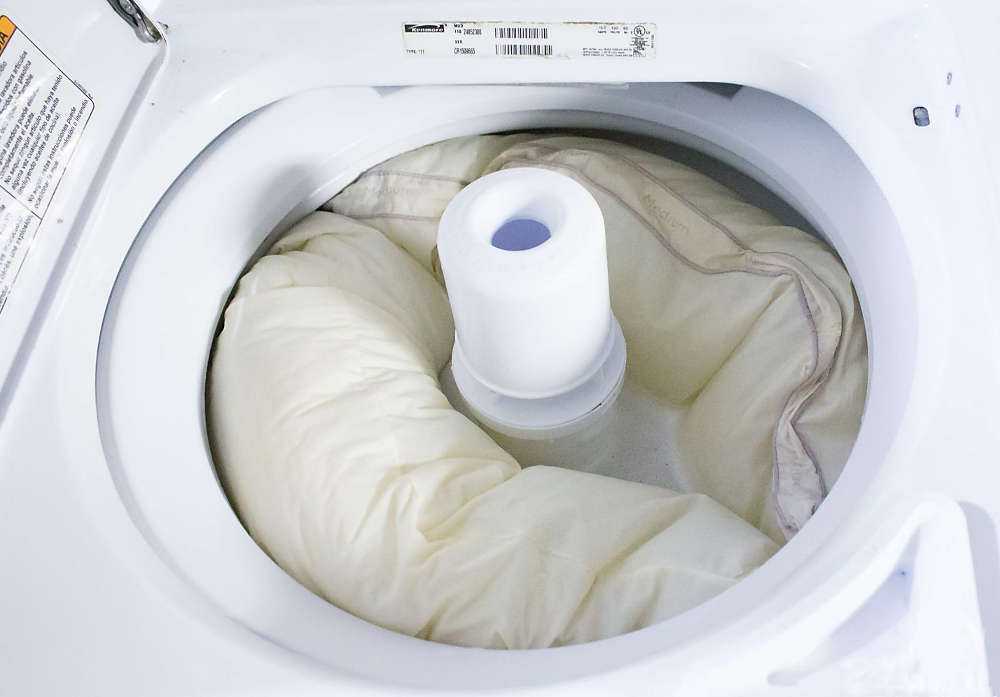 Как постирать бамбуковое одеяло вручную, можно ли в стиральной машине-автомат, как сушить изделие с наполнителем из бамбука?