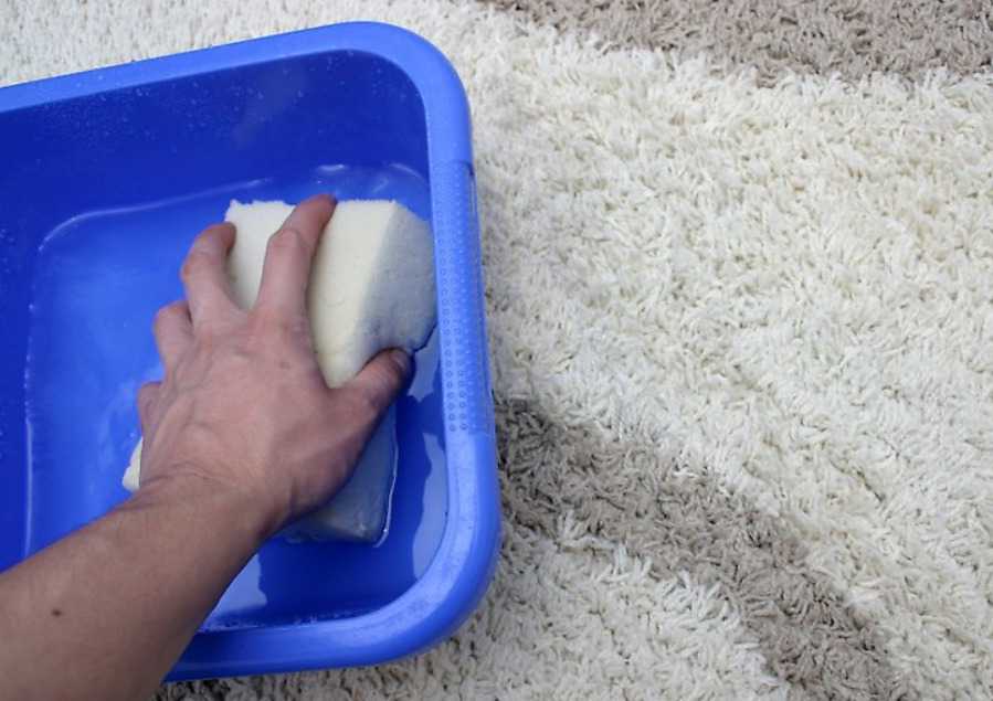 Чистка ковров в домашних условиях: средства и способы, отзывы