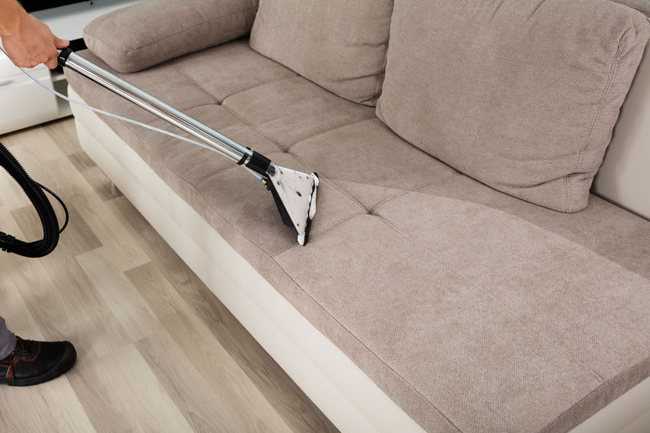 Как почистить диван в домашних условиях быстро и эффективно от грязи и запаха