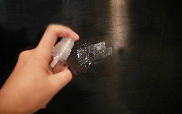 Как очистить клей от этикетки со стекла быстро и просто