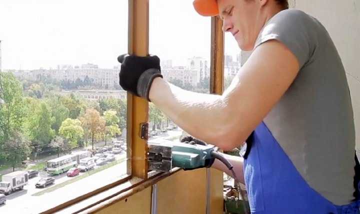 Как помыть окна на балконе снаружи на высоком этаже без разводов