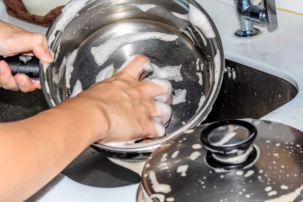 Обзор средств для мытья посуды синергетик: достоинства и недостатки, стоимость, мнения потребителей