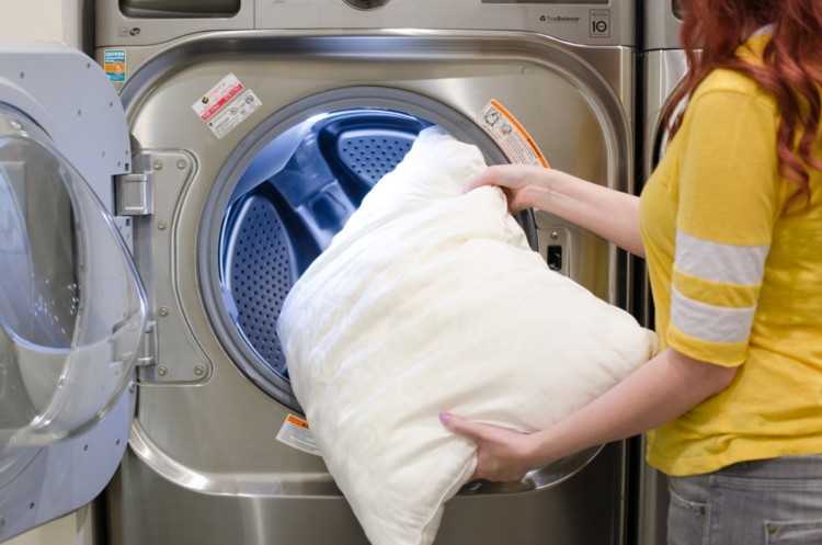 Можно ли стирать подушки в стиральной машине: пошаговая инструкция. стирка подушек с разными наполнителями