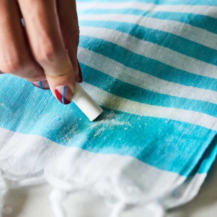 Как отстирать ржавчину с одежды: чистка джинсовых, белых и цветных вещей