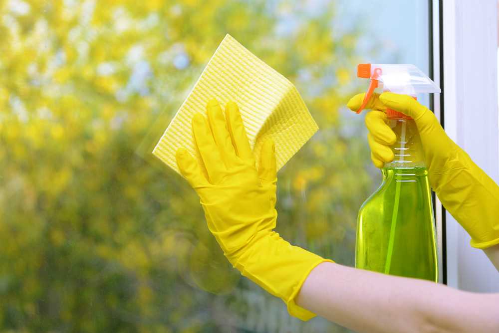 Как мыть окна нашатырным спиртом без разводов в домашних условиях