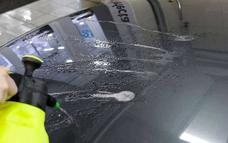 Чем отмыть тополиные почки с автомобиля
