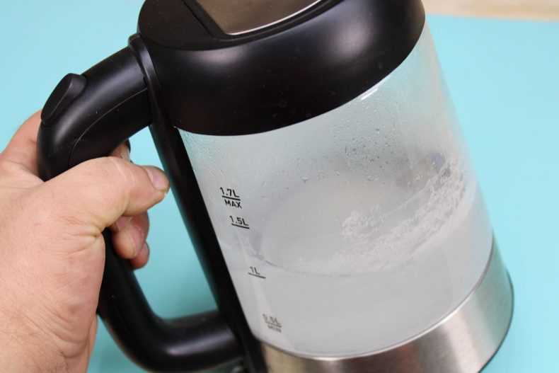 Как домашними средствами удалить накипь из чайника