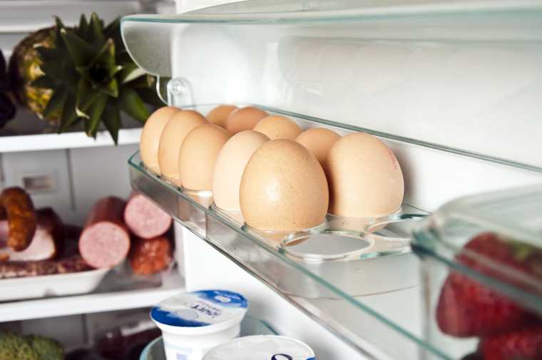 Сколько хранятся куриные яйца в холодильнике: сырые, вареные, свежие, домашние