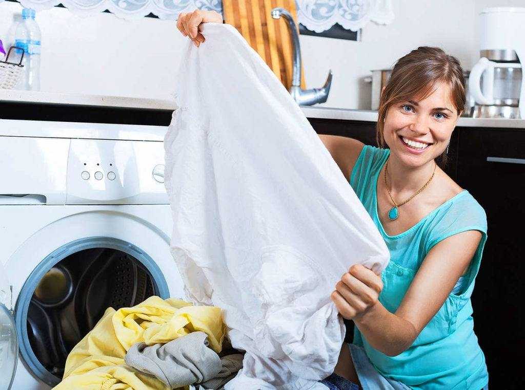Как часто нужно стирать одежду и белье, какие вещи можно чаще, а какие надо реже: ответы на вопросы и советы по стирке