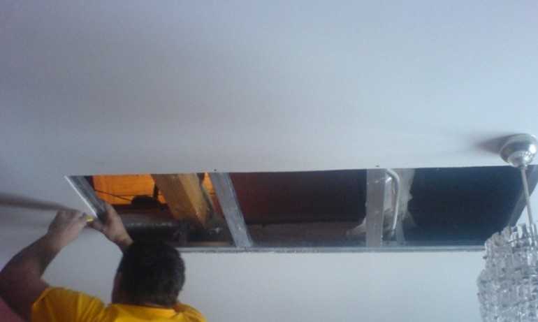 Как убрать желтые потеки с потолка