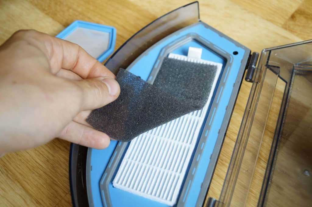 Как почистить фильтр от пылесоса: как достать, способы очистки