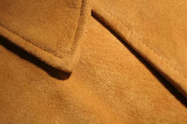 Как почистить шерстяное пальто в домашних условиях