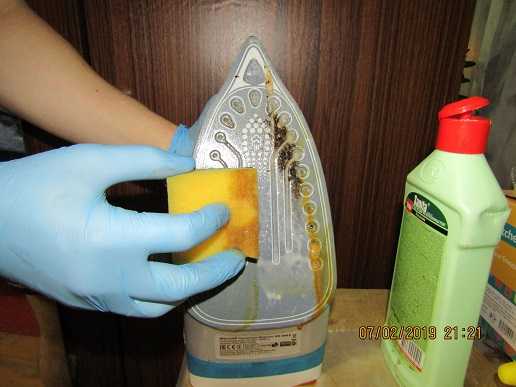 8 рецептов, как почистить утюг внутри в домашних условиях своими руками