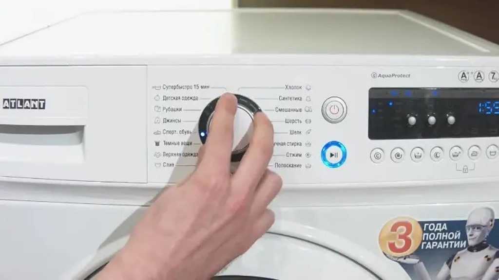 Можно ли в стиральной машине стирать кроссовки: как выбрать режим и температуру