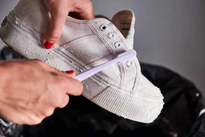 Можно ли и как правильно стирать кроссовки new balance в стиральной машине и руками?