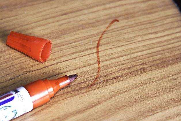 Как убрать ручку с чехла для телефона: чем можно оттереть чернила с силиконового, резинового, деревянного, кожаного, замшевого ?
