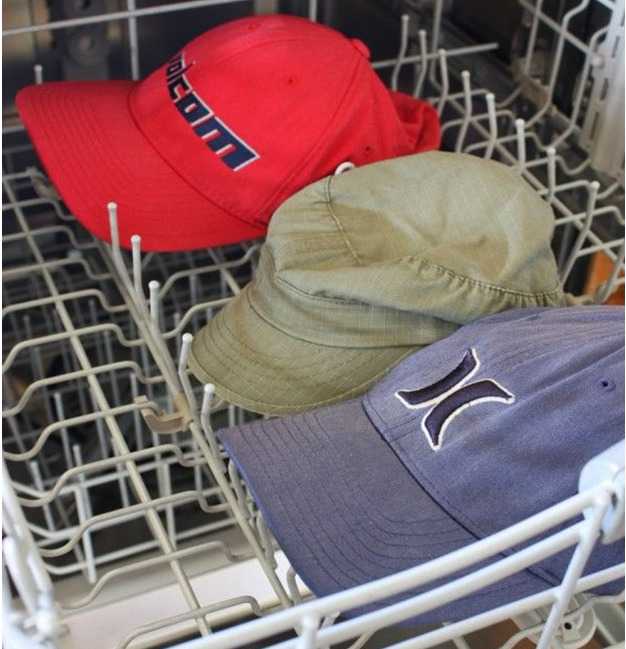 Как стирать кепку или бейсболку с жёстким козырьком в стиральной машине и вручную