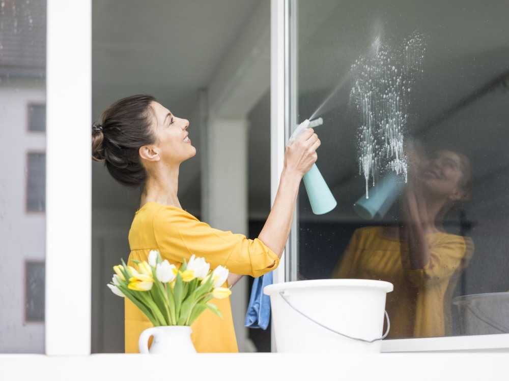 Маленькие хитрости, как мыть окна с помощью уксуса