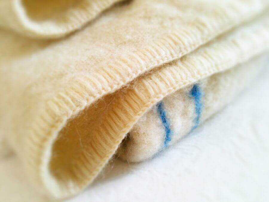 Трудности процесса: как постирать ватное одеяло в домашних условиях?