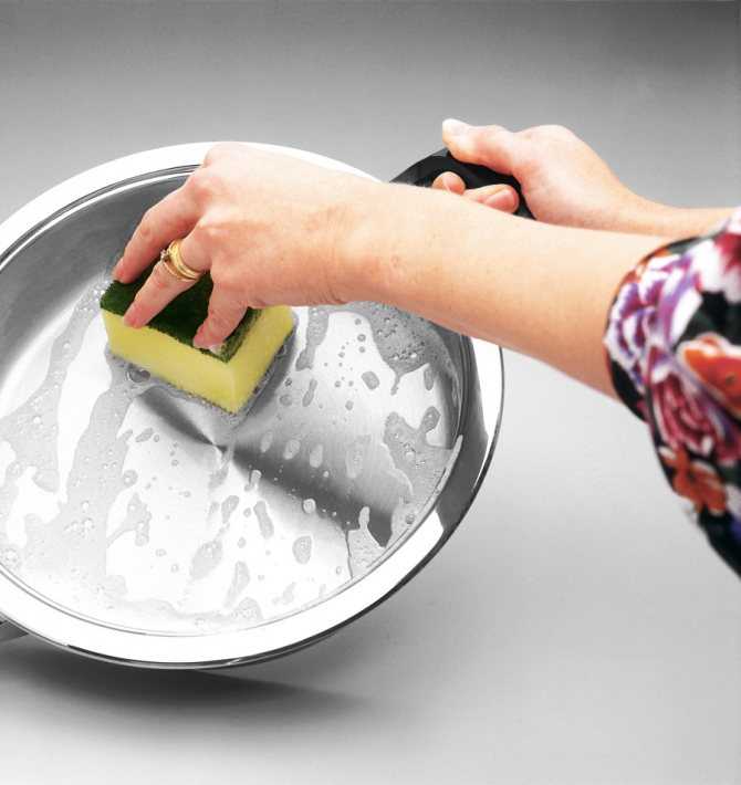 Чем чистить алюминиевую посуду: народные и специальные средства для чистки и для мытья, чем отмыть от нагара, застарелого жира, чем нельзя пользоваться и почему?