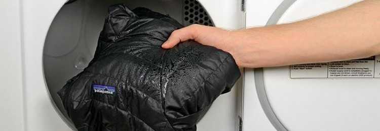 Зная, как стирать зимнюю куртку в стиральной машине, владельцы смогут продлить срок службы любимой вещи, следуя рекомендациями специалистов при выборе средств и