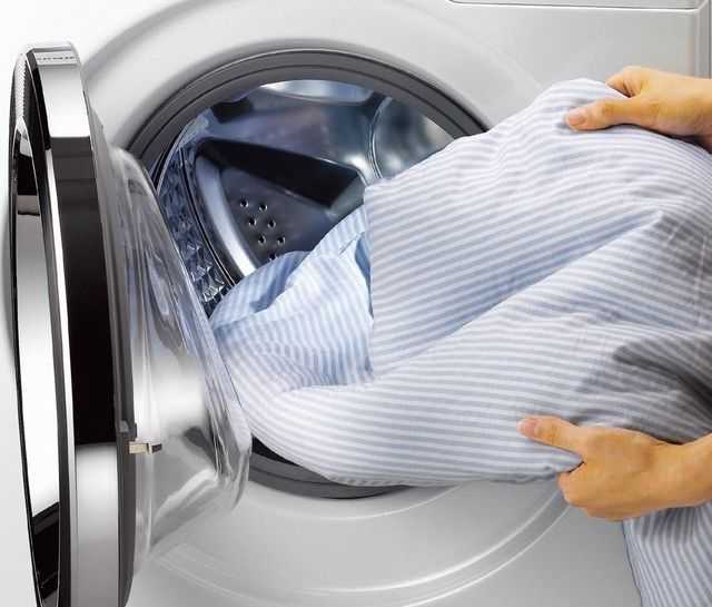Как стирать хлопок: при какой температуре, режиме в стиральной машине, при скольки градусах вручную, как вывести пятна (крови и др.) с хлопковых вещей?