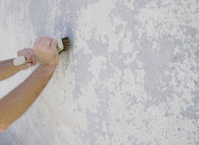 Как удалить старую штукатурку с поверхности стены