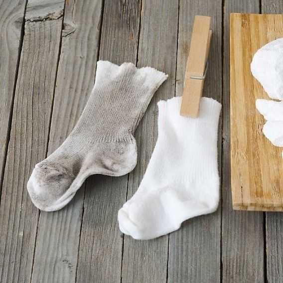 Как отстирать белые носки от грязи и черной подошвы в домашних условиях руками без машинки