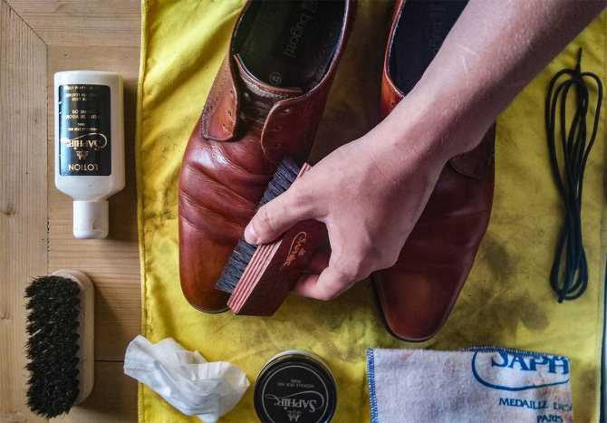 Как ухаживать за лаковой обувью, чем обрабатывать для мягкости и блеска