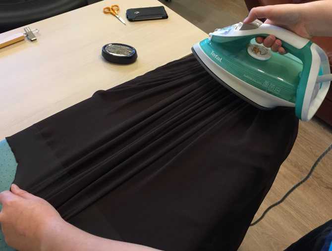 Правила ухода за плиссированной юбкой: как стирать и гладить