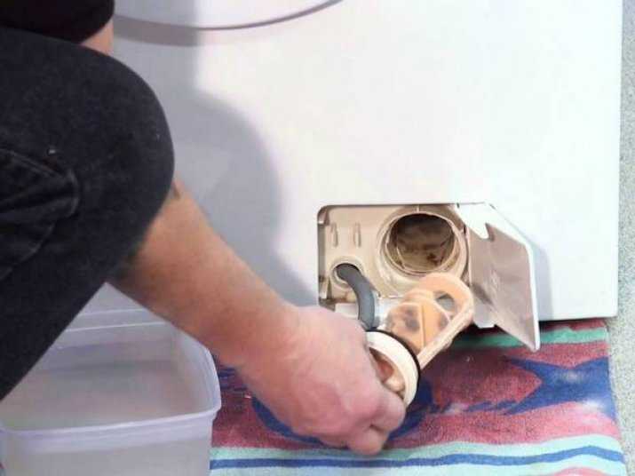 Как почистить фильтр в стиральной машине lg: инструкция по чистке сливного элемента дренажного насоса и детали шланга подачи воды