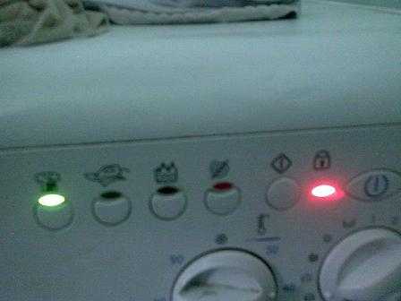 Что будет, если вы случайно постирали карту сбербанка в стиральной машинке-автомат?