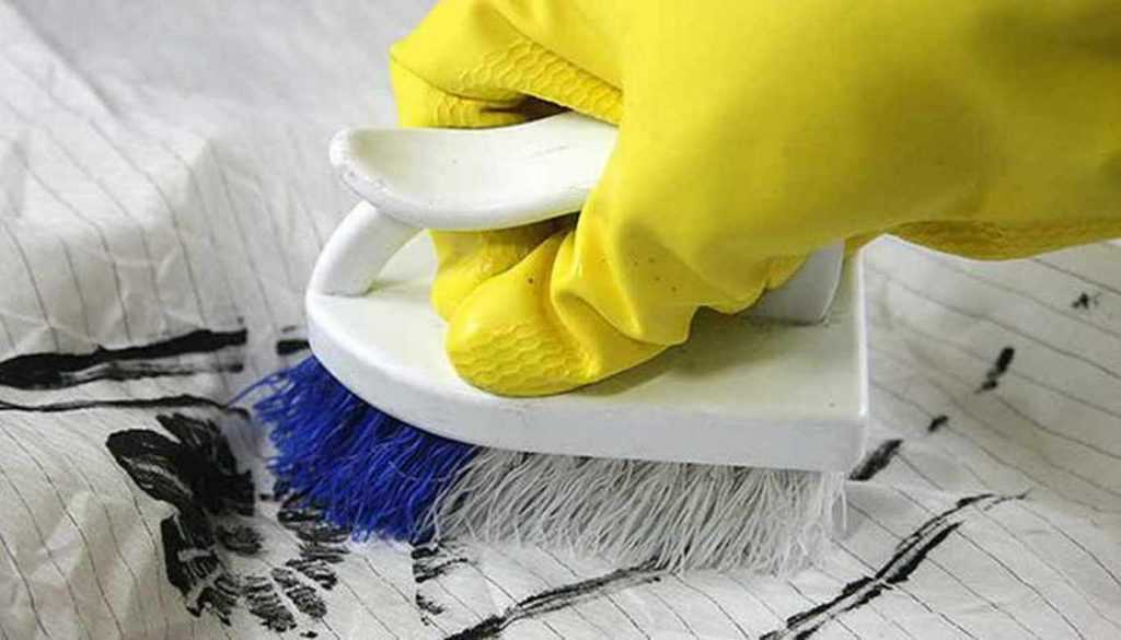Чем вывести акриловую краску с одежды в домашних условиях, как удалить и отстирать пятно, как очистить ткань от засохших загрязнений?