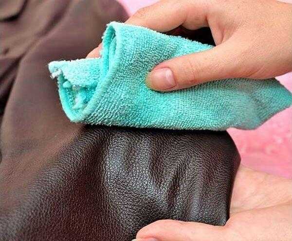 Чем стирать куртку чтобы не блестела