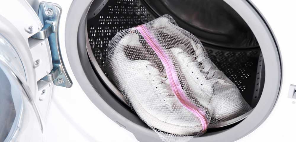 Стирка кроссовок в стиральной машине: режим, температура, моющее средство, сушка