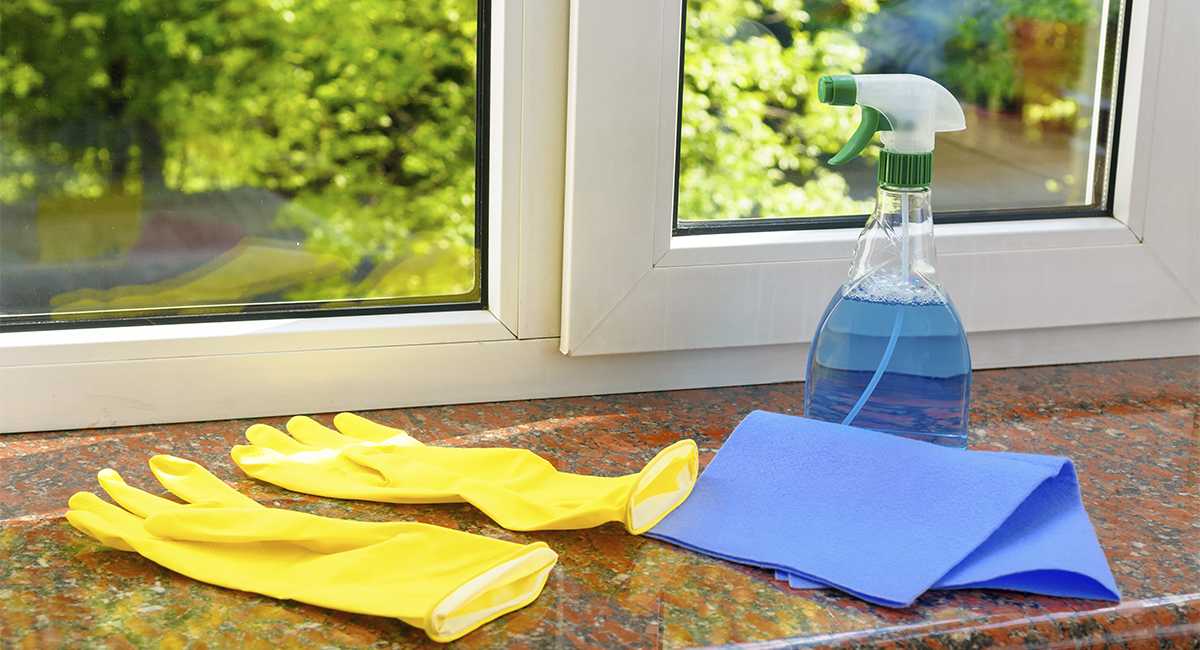 Чем мыть подоконник пластикового окна: как правильно выбрать чистящее средство, что лучше не стоит использовать для чистки?
