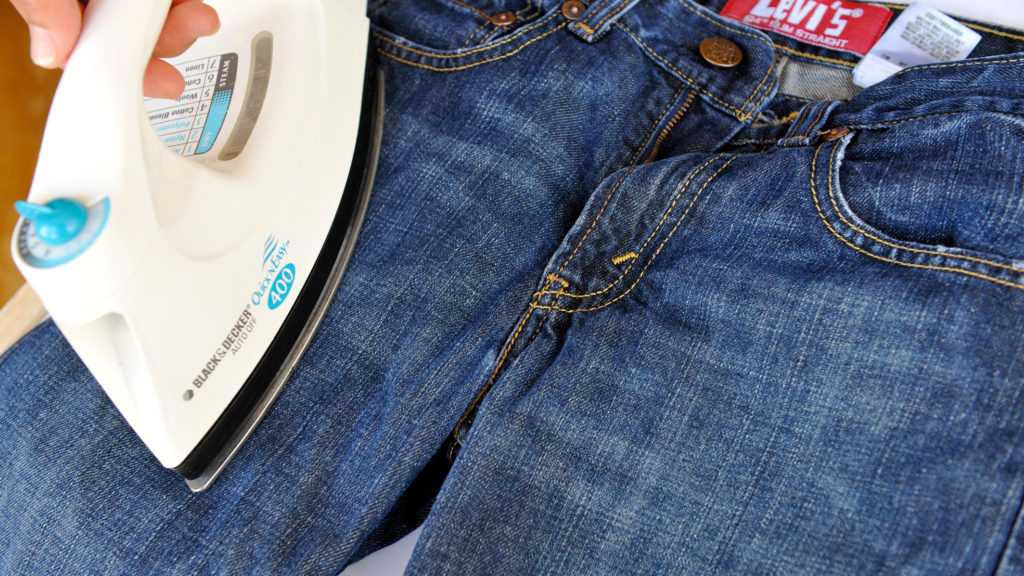 Что делать, если джинсы растянулись (35 фото): как усадить на коленках или уменьшить на размер