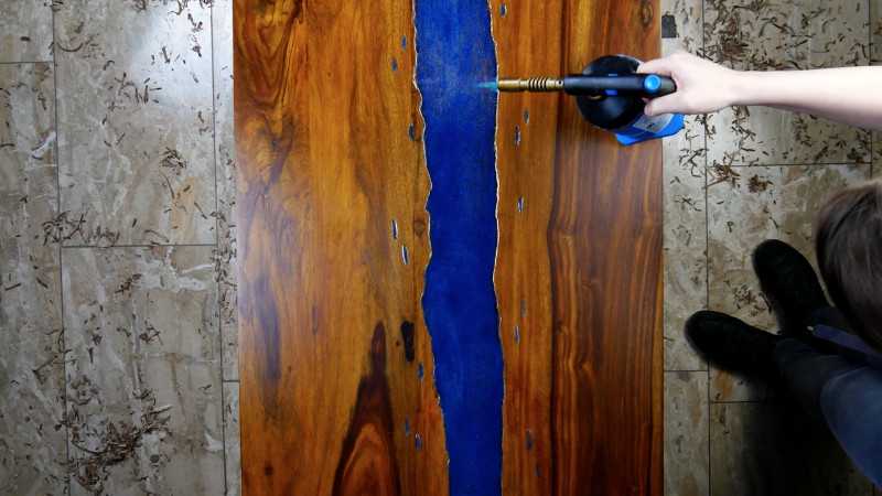 Как удалить старую краску с деревянной поверхности