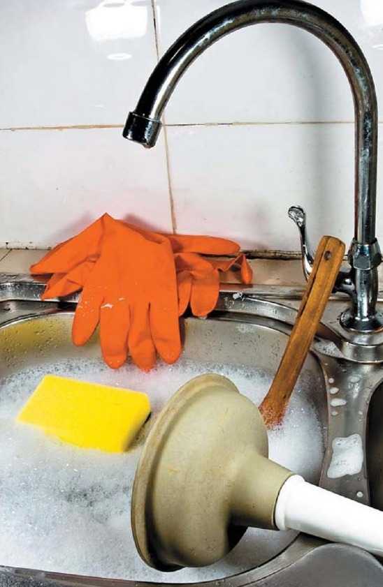 Как прочистить засор в ванной - 7 лучших способов