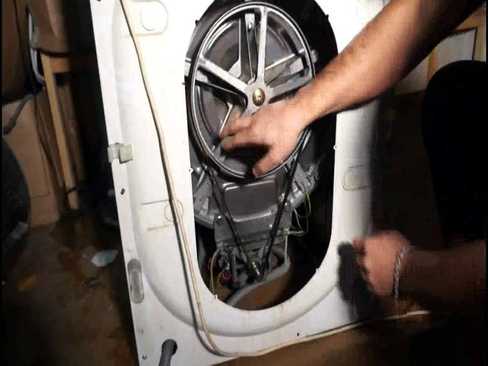 Что предпринять, если из стиральной машины самсунг течет вода?