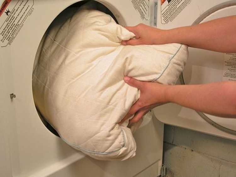 Чистка и реставрация пуховых подушек в домашних условиях, как стирать перьевые подушки в стиральной машинке автомат, народные методы для очистки подушек от пыли и грязи